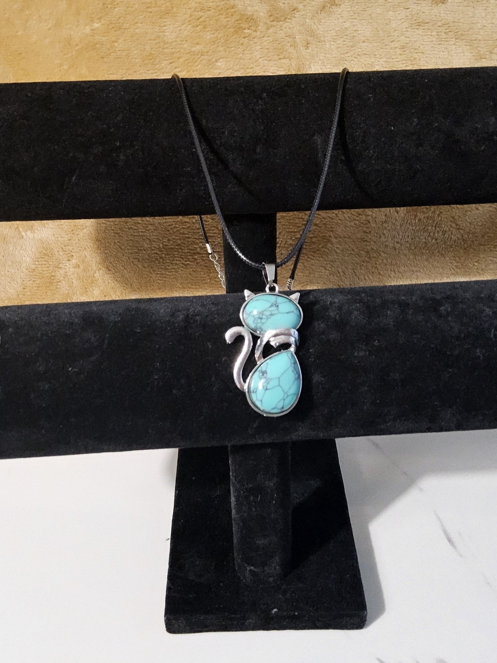 Whimsical Silver Tone Turquoise Cat Pendant Necklace 17.5 To 19.5 Inches